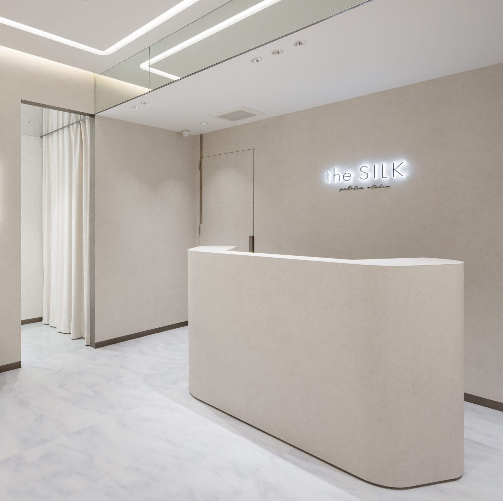 シルク銀座店受付画像②